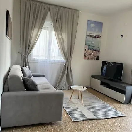 Grey * Venice